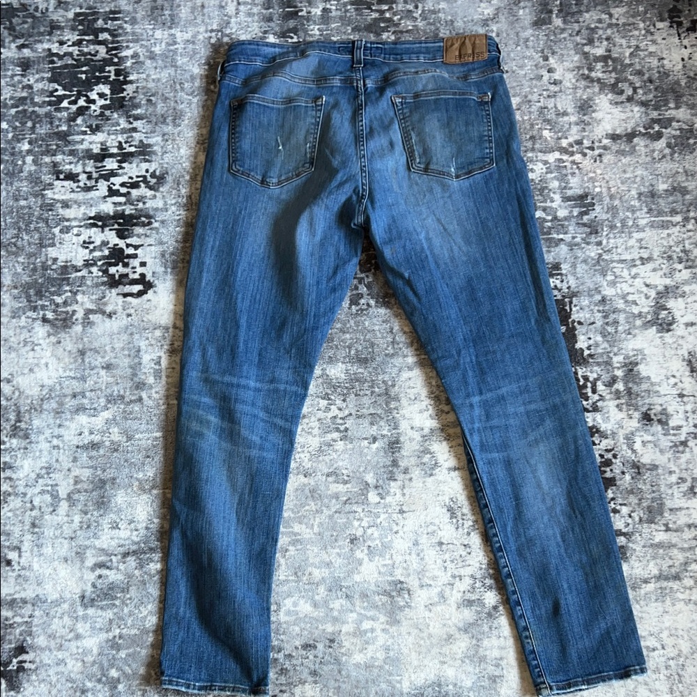 Express Men's Distressed Slim Straight Jeans in Blue Wash - Picture 4 of 6